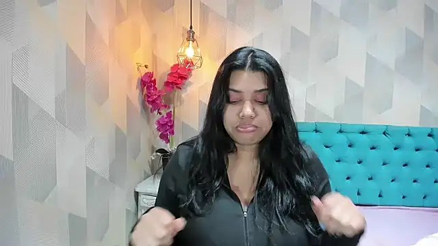 LindaBreeS Adlı Modelin Canlı XXX Sohbeti