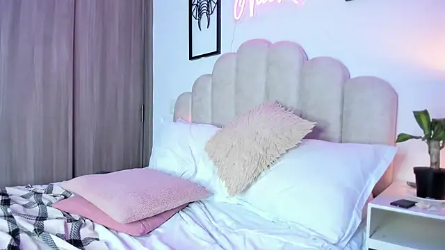 XXX chat uživo modela NaomiAsha