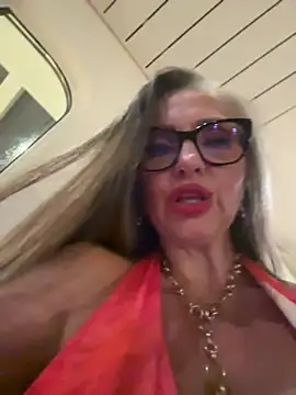 Alimela live XXX chat