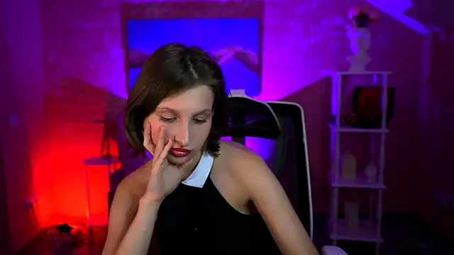 EllaHorton Adlı Modelin Canlı XXX Sohbeti