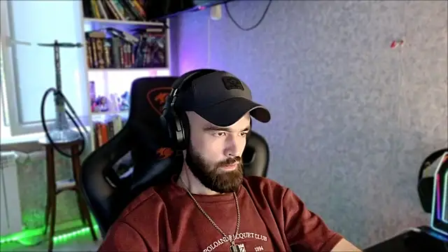 XXX chat uživo modela _Serious_Man
