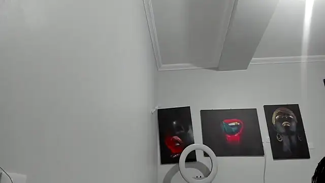 naughty_bigass webcam show