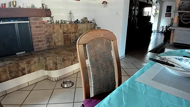 roku73Gay Adlı Modelin Canlı XXX Sohbeti