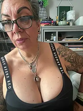 Chatroom XXX en direct de dieseldame1313