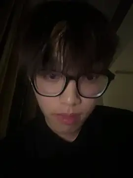 Ethan7063's Live XXX Chat