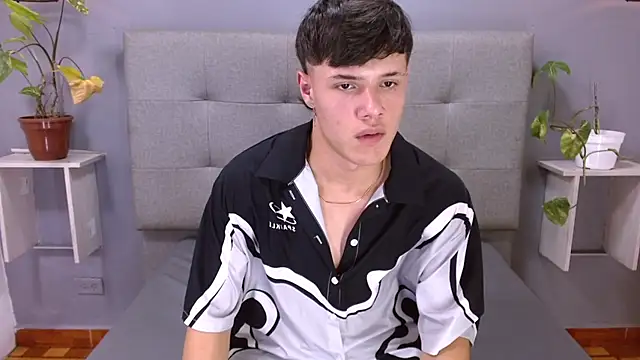 Czat XXX na żywo – Kevin_Tupe