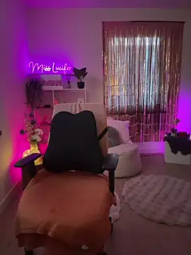 Miss_Lucifer6 라이브 XXX 채팅