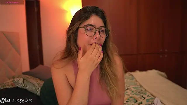 دردشة Lau_Bee الجنسية المباشرة