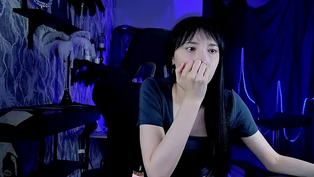 SeraphineSparda Chat XXX in diretta