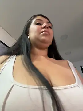 צ'אט XXX בשידור חי של emilyjohanson