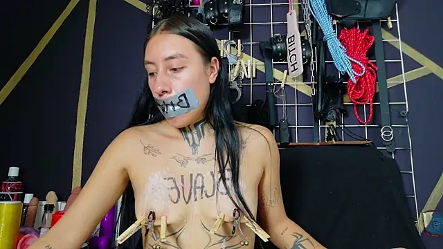 XXX chat uživo modela islan_blue
