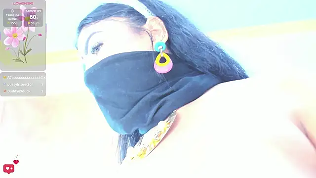 Iniya_Parul élő XXX-chatje