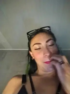 Chat +18 de Ivonny911 ao vivo