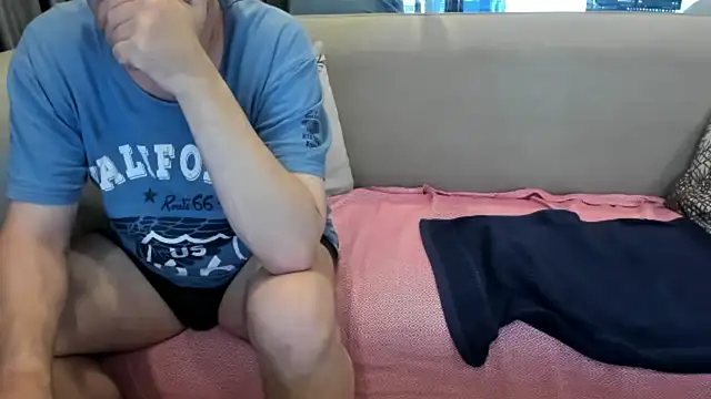 XXX chat uživo modela HotBiPaar
