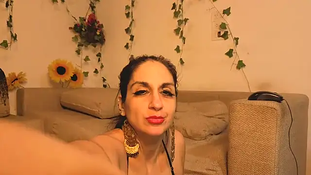 Онлайн чат XXX Bellydancerhot