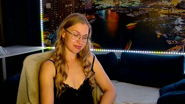 pusyavykusya's Live XXX Chat