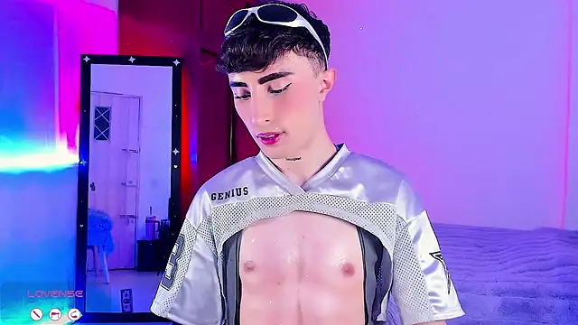 Онлайн чат XXX SebastianHilton