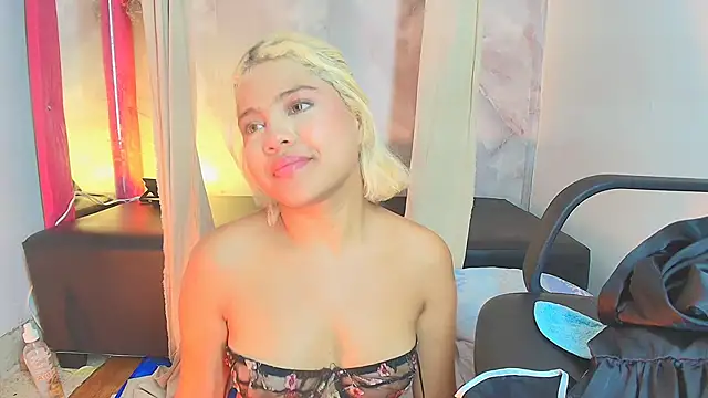Chat +18 de sofiacastillo01 ao vivo