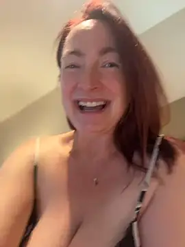 LouiseTswing Live XXX-chat