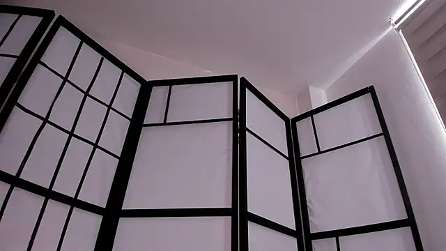 Chat +18 de missweetpeach ao vivo