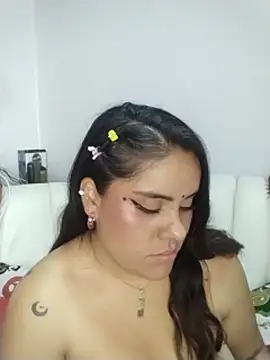 Chat +18 de CamilJoness69 ao vivo