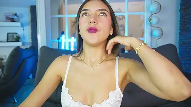 XXX chat uživo modela foxy_zoe