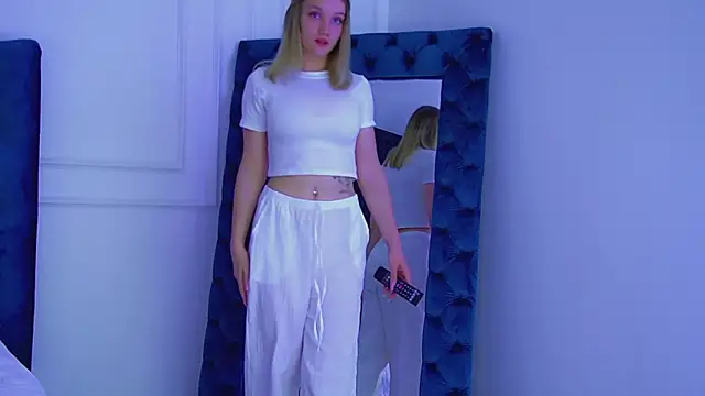 StacyEvances' Live XXX Chat