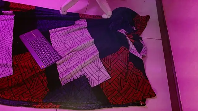 Chat +18 de Aurora_Gatty ao vivo