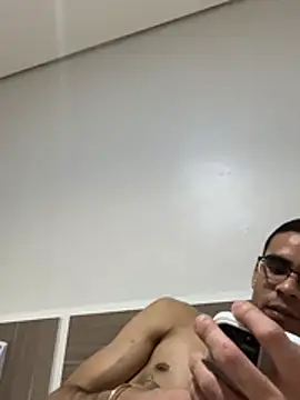 Chat XXX ao vivo de Rikpe_