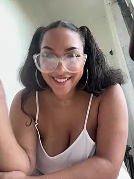 Chatroom XXX en direct de Lickplayofficial
