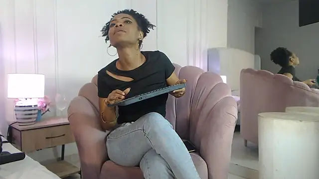 ChantalGarner Adlı Modelin Canlı XXX Sohbeti