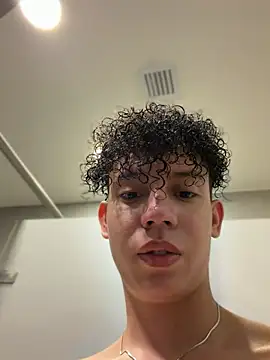 yoursexyjose's Webcam Show