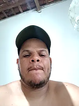 FFelipe000777's Live XXX Chat