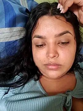 Albanis1 Adlı Modelin Canlı XXX Sohbeti