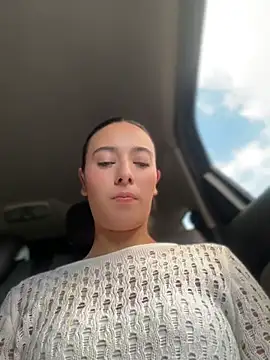 kloe__t18 XXX чат на живо
