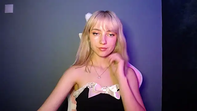 LuciaYoung Live XXX-Chat