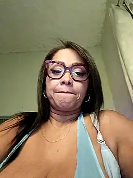 Yameil's Live XXX Chat