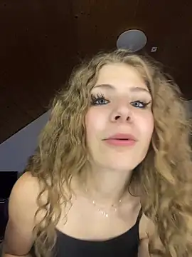 Онлайн чат XXX MilaRoseee