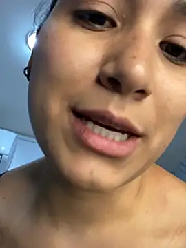 Val12777 Live XXX Chat