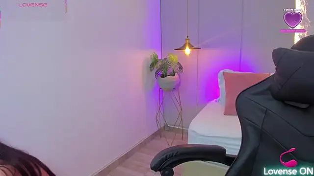 Chat +18 de isabella_florez ao vivo