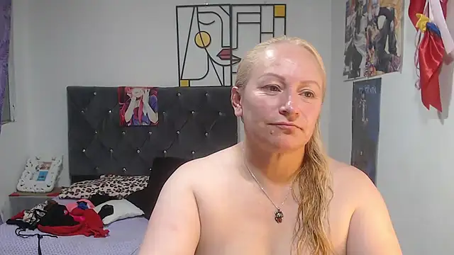 emperabigbootybigass Adlı Modelin Canlı XXX Sohbeti