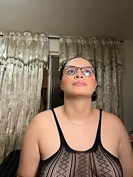 Tayler_Kim Adlı Modelin Canlı XXX Sohbeti