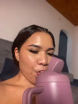 kiaradolls Adlı Modelin Canlı XXX Sohbeti
