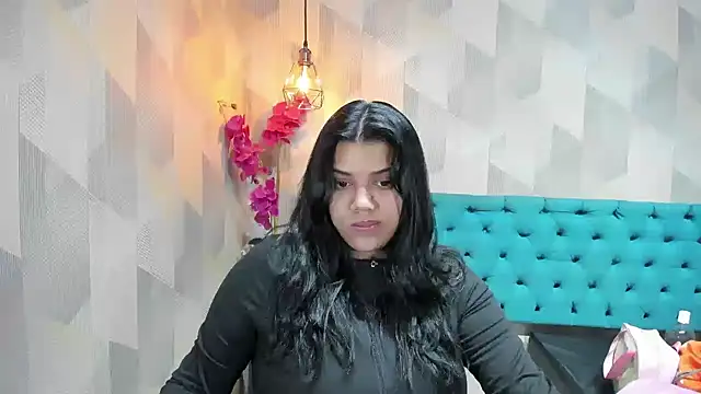LindaBreeS élő XXX-chatje