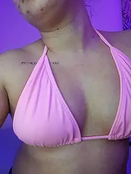 martina_connor1 Adlı Modelin Canlı XXX Sohbeti
