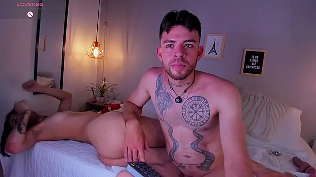 Živý XXX chat axel_mia_