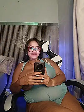 Yameil's Live XXX Chat