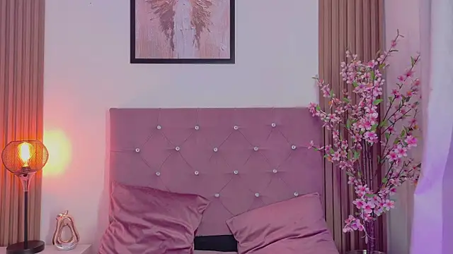 Chat +18 de ravena_queen ao vivo