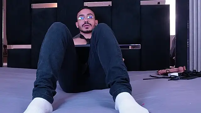 thomas_montiel's Live XXX Chat