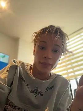 Chatroom XXX en direct de stormytt_